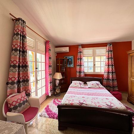 Domaine Lyscelle Apartment Сент-Роз Екстериор снимка