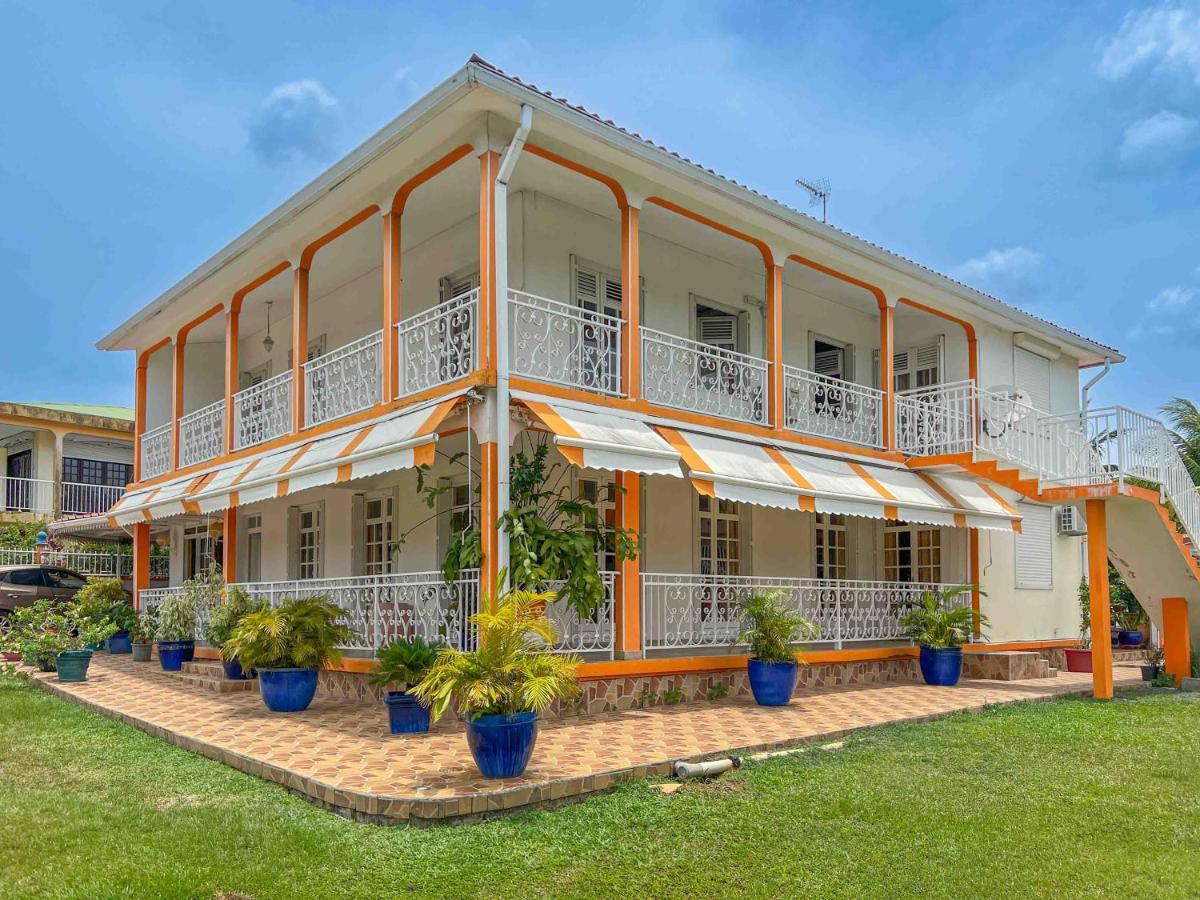 Domaine Lyscelle Apartment Сент-Роз Екстериор снимка